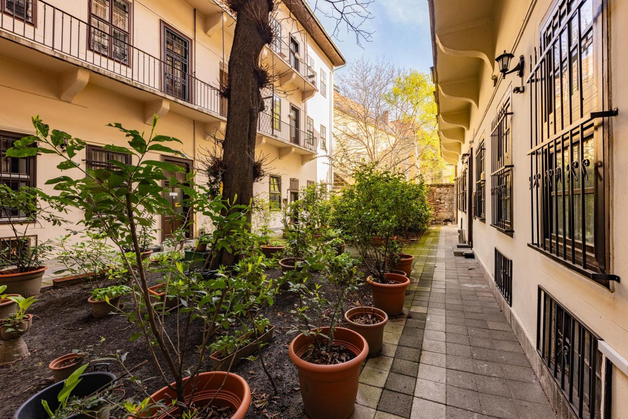 Amber Gardenview Downtown 3* Budapest