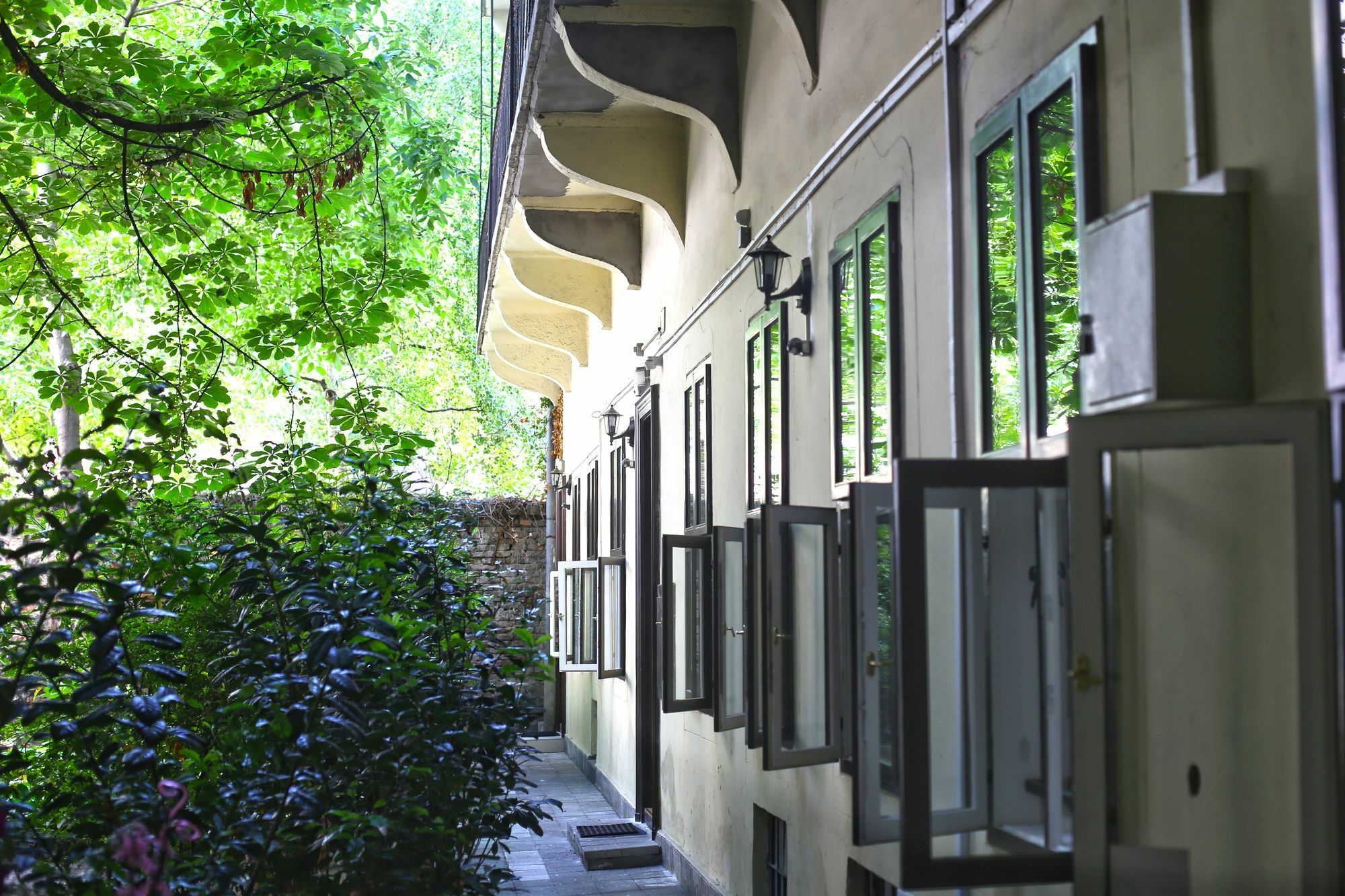 Amber Gardenview Aparthotel 3*